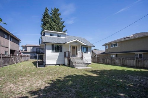7520 Canada Way, Burnaby, BC - Outdoor