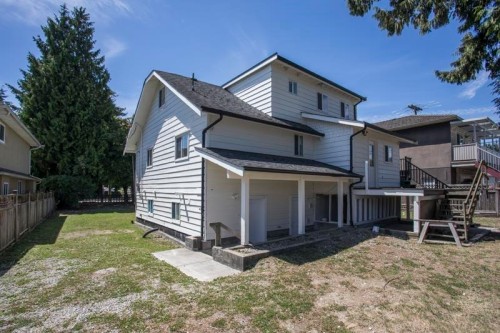 7520 Canada Way, Burnaby, BC - Outdoor