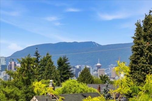 761 15Th Avenue E, Vancouver, BC - Outdoor With View