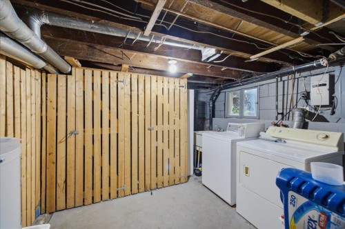 761 15Th Avenue E, Vancouver, BC - Indoor Photo Showing Laundry Room