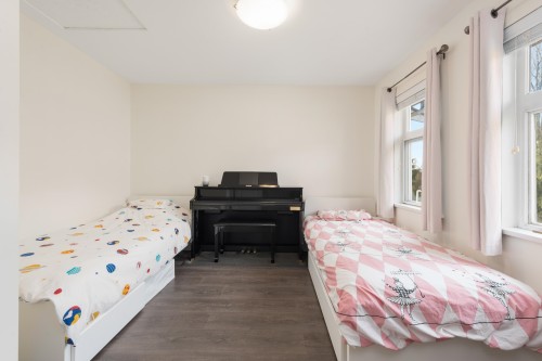 319 59Th Avenue W, Vancouver, BC - Indoor Photo Showing Bedroom