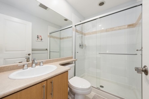 319 59Th Avenue W, Vancouver, BC - Indoor Photo Showing Bathroom