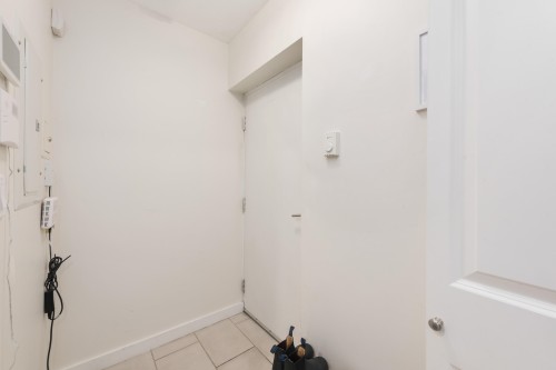 319 59Th Avenue W, Vancouver, BC - Indoor