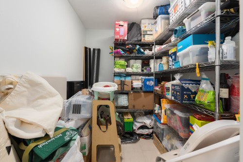 319 59Th Avenue W, Vancouver, BC - Indoor