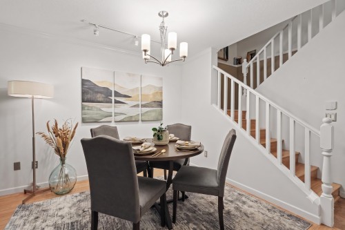 117-1702 56 Street, Delta, BC - Indoor Photo Showing Dining Room