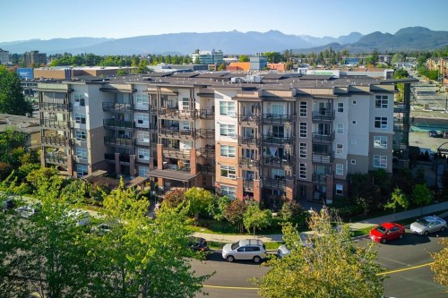 305-22577 Royal Crescent  Maple Ridge, BC V2X 2M2