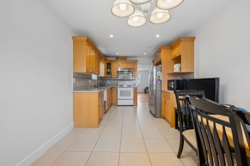 3795 Fleming Street, Vancouver, BC - Indoor Photo Showing Kitchen