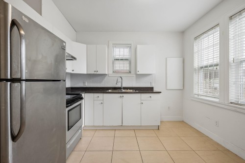 3795 Fleming Street, Vancouver, BC - Indoor Photo Showing Kitchen