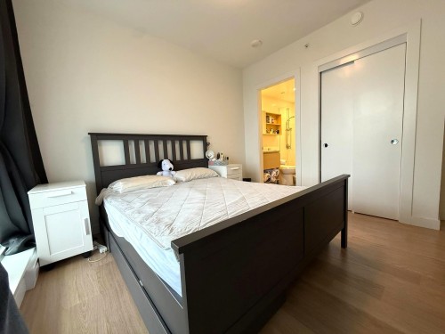 2802-657 Whiting Way, Coquitlam, BC - Indoor Photo Showing Bedroom