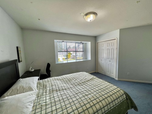 D-4864 Watling Street , Burnaby, BC V5W 2N6 2