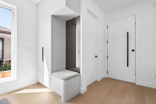 1-2124 8 Avenue E, Vancouver, BC - Indoor Photo Showing Other Room