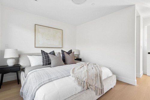 1-2124 8 Avenue E, Vancouver, BC - Indoor Photo Showing Bedroom