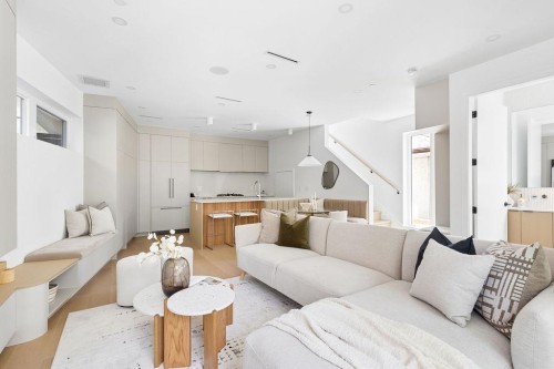 1-2124 8 Avenue E, Vancouver, BC - Indoor Photo Showing Living Room