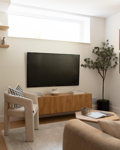 2-2124 8 Avenue E, Vancouver, BC - Indoor