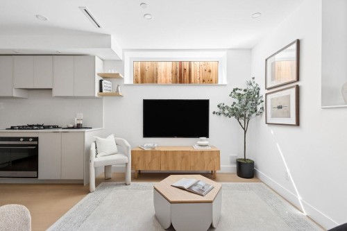 2-2124 8 Avenue E, Vancouver, BC - Indoor
