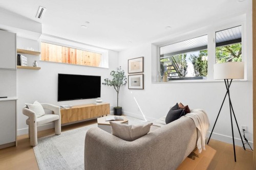 2-2124 8 Avenue E, Vancouver, BC - Indoor Photo Showing Other Room