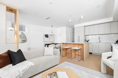 2-2124 8 Avenue E, Vancouver, BC - Indoor