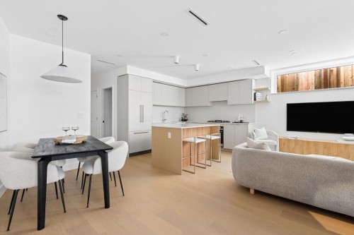 2-2124 8 Avenue E, Vancouver, BC - Indoor