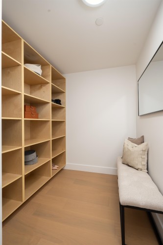 2-2124 8 Avenue E, Vancouver, BC - Indoor