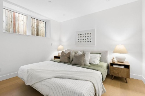 2-2124 8 Avenue E, Vancouver, BC - Indoor Photo Showing Bedroom