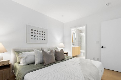 2-2124 8 Avenue E, Vancouver, BC - Indoor Photo Showing Bedroom