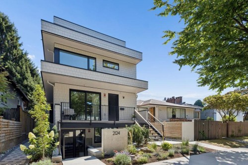 2-2124 8 Avenue E, Vancouver, BC - Outdoor