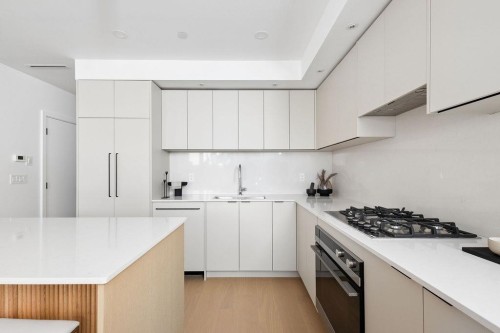 2-2124 8 Avenue E, Vancouver, BC - Indoor Photo Showing Kitchen With Upgraded Kitchen