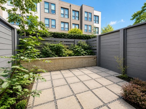 4-9735 University Crescent, Burnaby, BC - Outdoor