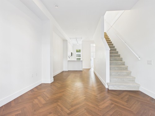 4-9735 University Crescent, Burnaby, BC - Indoor Photo Showing Other Room