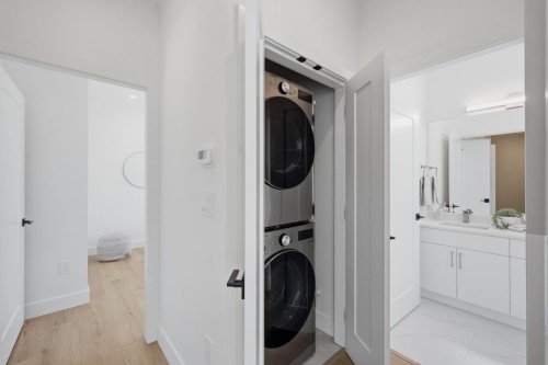 3016 19Th Avenue E, Vancouver, BC - Indoor Photo Showing Laundry Room