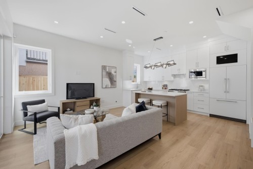 3016 19Th Avenue E, Vancouver, BC - Indoor