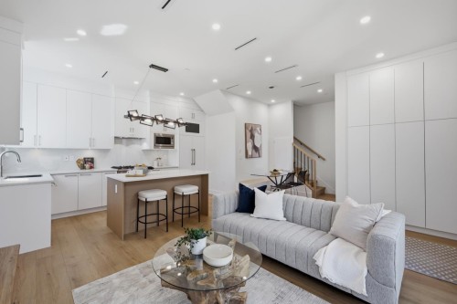 3016 19Th Avenue E, Vancouver, BC - Indoor