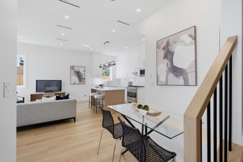 3016 19Th Avenue E, Vancouver, BC - Indoor