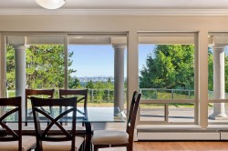 Lower-2426 Westhill Court West Vancouver, BC V7S 3A5