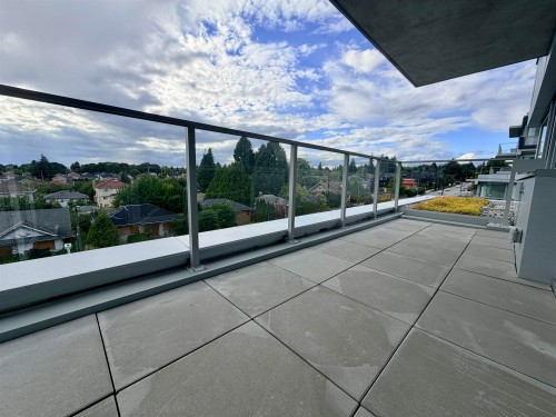 502-8120 Oak Street , Vancouver, BC V6P 4A7 2