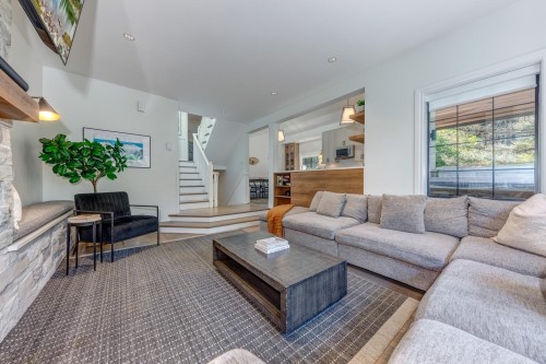 2212 Gondola Way  Whistler, BC V8E 0B4