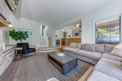 2212 Gondola Way Whistler, BC V8E 0B4