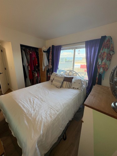 306-22347 Lougheed Highway, Maple Ridge, BC - Indoor Photo Showing Bedroom
