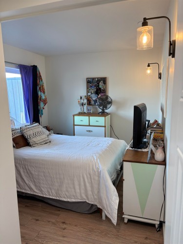 306-22347 Lougheed Highway, Maple Ridge, BC - Indoor Photo Showing Bedroom
