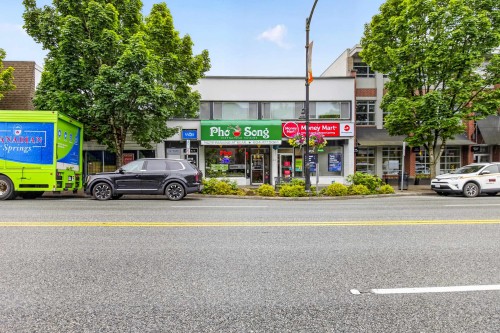 306-22347 Lougheed Highway, Maple Ridge, BC - Outdoor