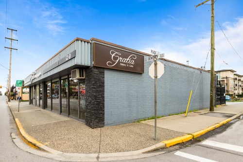 306-22347 Lougheed Highway, Maple Ridge, BC - Outdoor