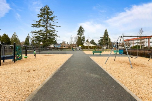 306-22347 Lougheed Highway, Maple Ridge, BC - Outdoor