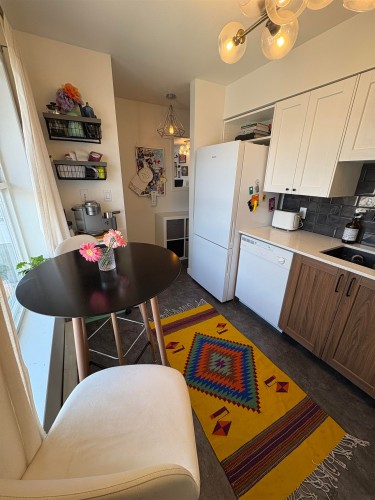 306-22347 Lougheed Highway, Maple Ridge, BC - Indoor