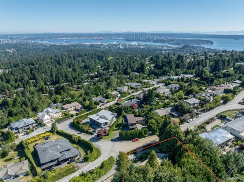 661 Andover Crescent  West Vancouver, BC V7S 1Y4