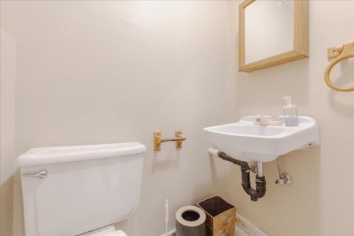 21784 Donovan Avenue, Maple Ridge, BC - Indoor Photo Showing Bathroom
