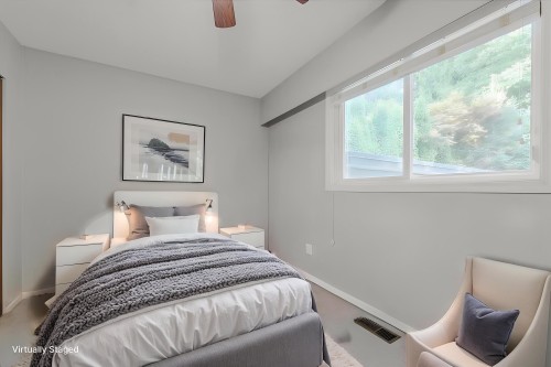 21784 Donovan Avenue, Maple Ridge, BC - Indoor Photo Showing Bedroom
