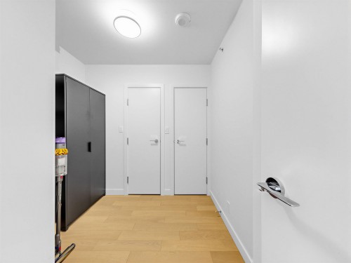 203-6622 Pearson Way, Richmond, BC - Indoor Photo Showing Other Room