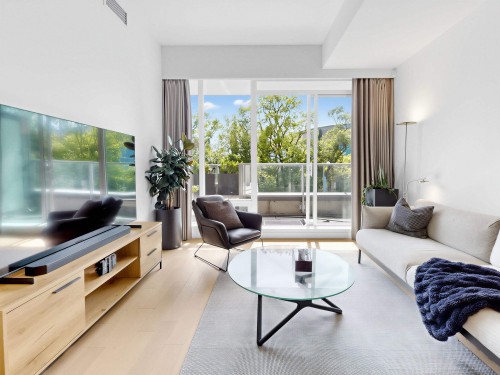 203-6622 Pearson Way, Richmond, BC - Indoor Photo Showing Living Room