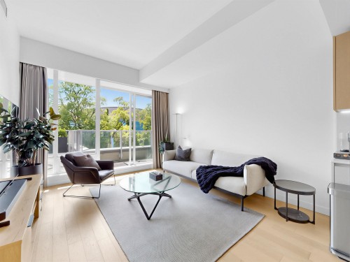 203-6622 Pearson Way, Richmond, BC - Indoor Photo Showing Living Room