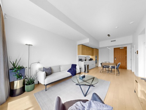 203-6622 Pearson Way, Richmond, BC - Indoor Photo Showing Living Room